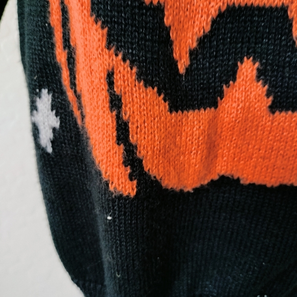 Black Halloween Cat Sweater - Picture 2 of 4